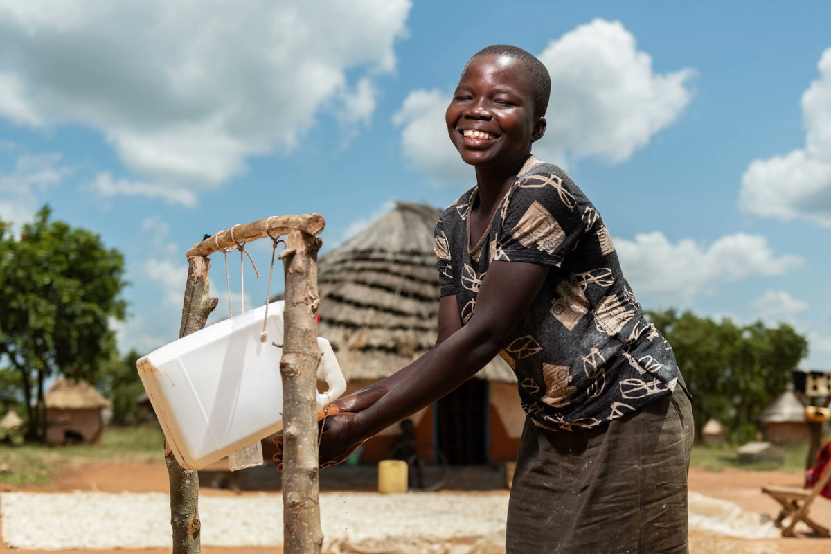 Today is #GivingTuesday - we will DOUBLE your donation with a generous match to get clean water to twice as many people.

Our approach works. In 2021, recorded a 94% decrease in the prevalence of waterborne diseases in the communities we work with. 

Give: buff.ly/2IPZeWp