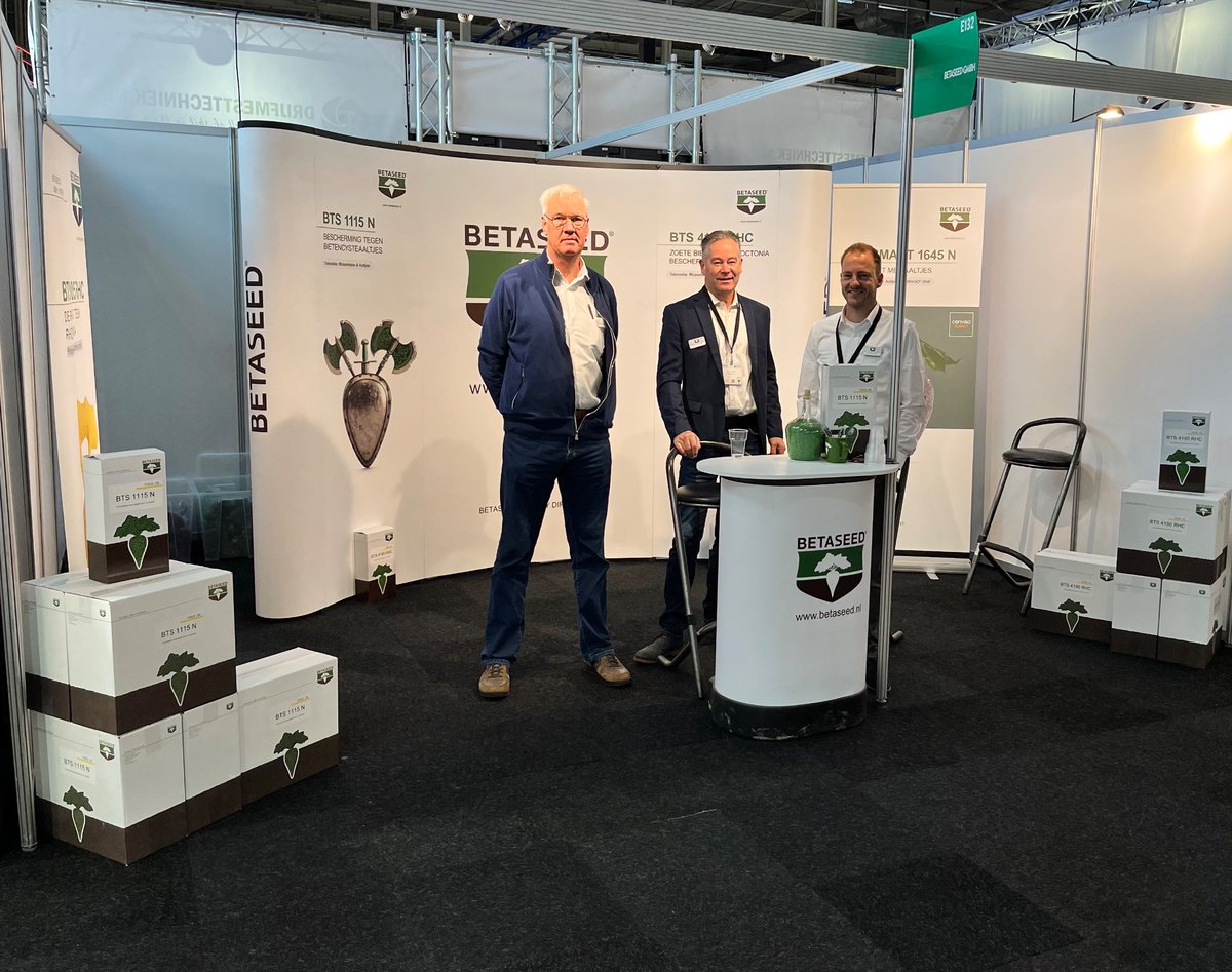 <a href="/BetaseedNL/">Betaseed Nederland</a> team present op de <a href="/Rundvee_EH/">Rundvee_Mechanisatie</a> te Gorinchem. Voor iedereen een warm presentje.