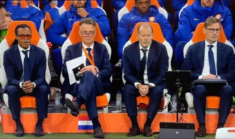 Degene zonder bril is Blind...
#NEDQAT