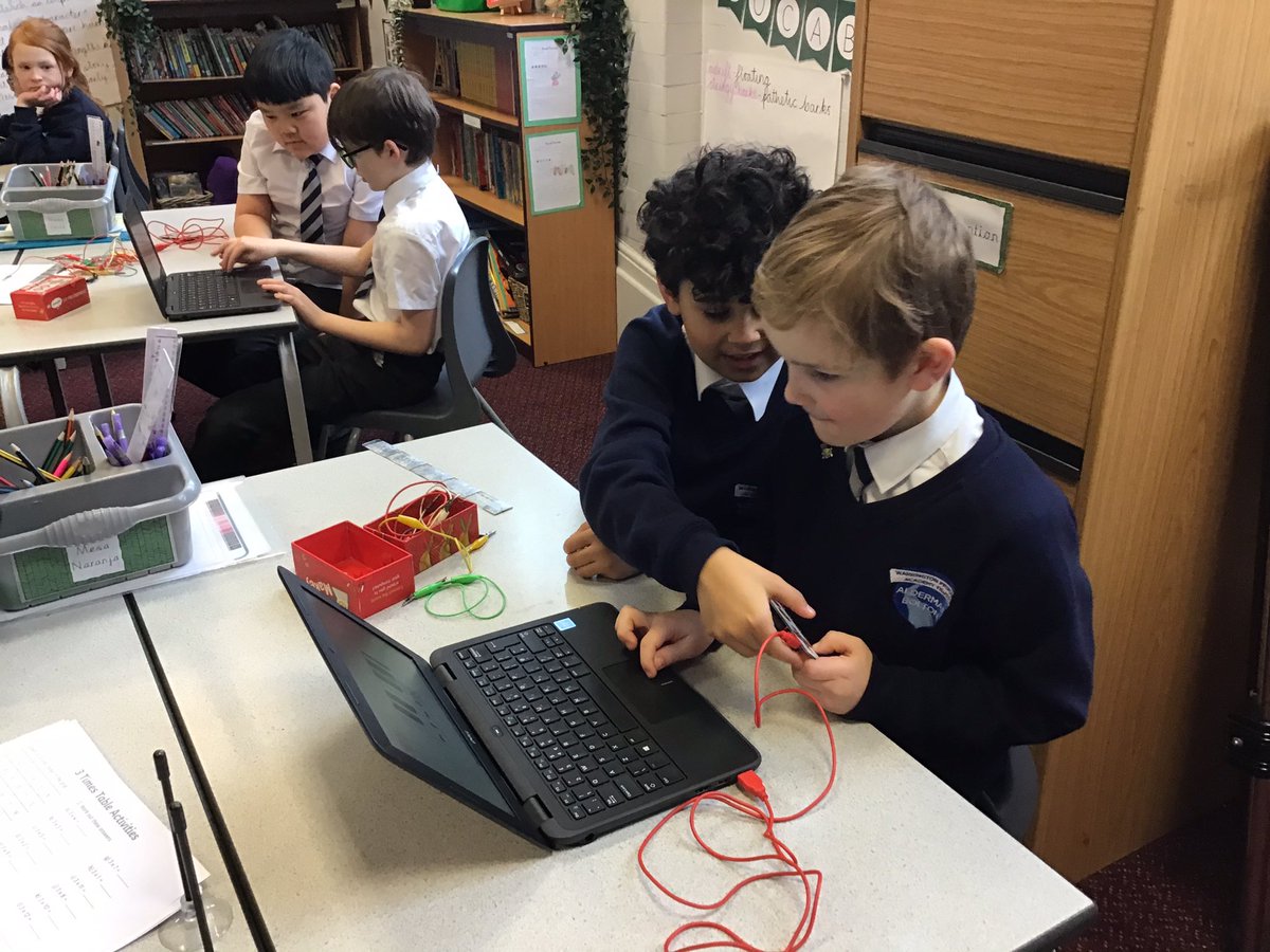 ABCPschool's tweet photo. #Class34P have combined their science, computing AND music skills today in a special project to make music by combining their bodies, electricity and the computer! It blew all of our socks off! #ABMusic #ABScience #ABComputing @makeymakey https://t.co/x2TK4G2ArG