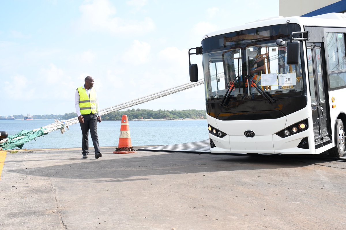 OjonyoWilliam's tweet photo. Proud to be part of history, today witnessed offloading of the first batch of 15 electric passenger buses for local transportation of passengers courtesy of @BasiGoKenya , let’s do it team Kenya, as always we first in the bloc, need for tax insensitive moving forward @KenyaGov https://t.co/0WHBscP1lv