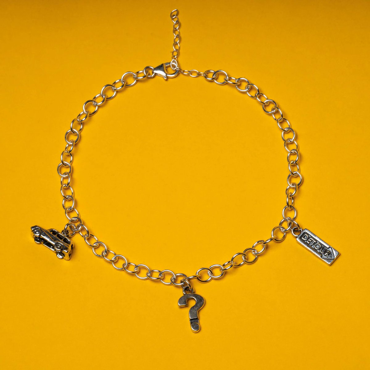 CharmFactory01's tweet photo. For an eclectic way to style their wardrobe: we've got a few finished pieces that will add a vintage-style flair to your fits! 

Planes, Trains, and Automobiles ✈🚂🚗
Are We There Yet? 🚗🚧❓
The Scenic Route 🐄🌽🐎
Eye Spy 👁🕵️

#electic #charmfactory https://t.co/VCzlkajbbr