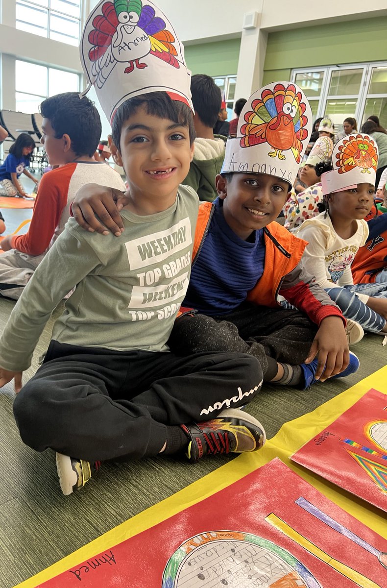 Thankful Tuesday! Throwback to our Thanksgiving feast before the break. I sure do love these little turkeys😍🦃