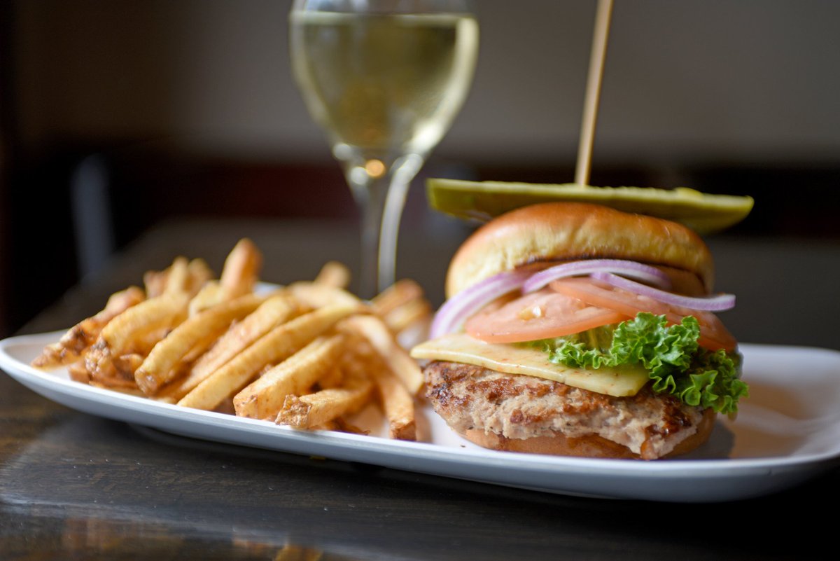 Thanks for the review on our Turkey Burger! We love it too!

"One of the best turkey burgers around! Juicy and full of flavor. This is one of my go to's!"
popme.nu/rsgtb29?utm_ca…