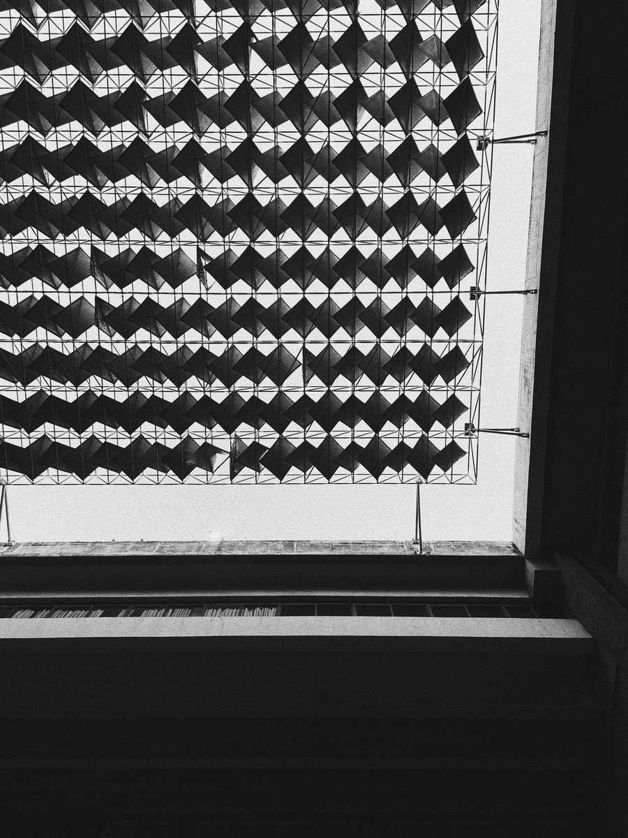 odd_angle's tweet image. work’s been a real bitch//