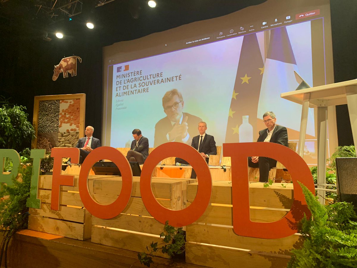 semaeCentre's tweet photo. #OAF2022 #ProtéinesVégétales
@MFesneau a réaffirmé la nécessité de 
✅réinvestir la R&amp;D en soutenant la filière #semences
✅dynamiser la création variétale avec ttes les technologies dont les #NBT
▶️pour apporter des solutions
« Recherche, temps long &amp; effort collectif continu » https://t.co/mH4LrXb6Ja