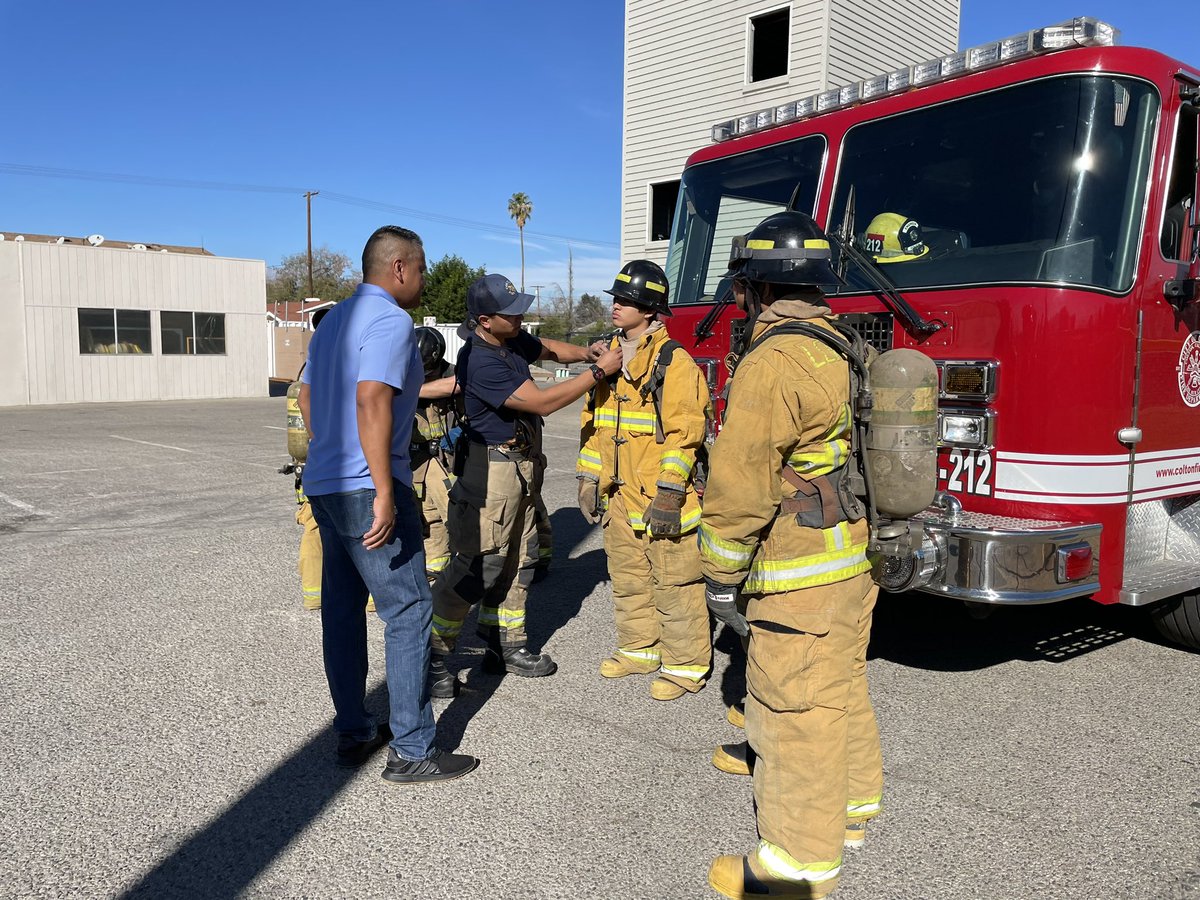 EchevarriaFor's tweet photo. To find out more about this awesome community program or if you know anyone interested in joining, visit them at https://t.co/js6oKPDk6K
#FutureLeaders #ExplorerPosts #CouncilMember #FirstResponder #ColtonCalifornia #InlandEmpire @COLFirefighters https://t.co/fZuhTtRFHz