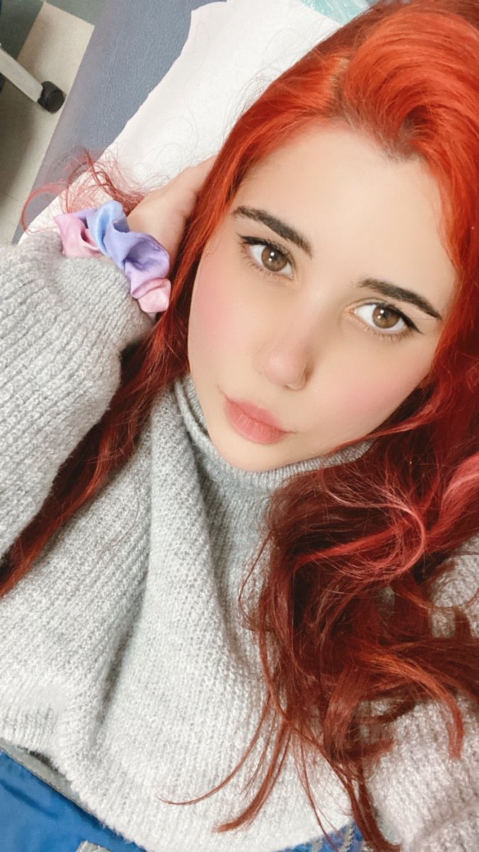ladyofastora's tweet photo. Hoy me apetecía enseñaros la carita, seguro que mi carita no tienes tantos favs como mi booty :c https://t.co/rQBOocYfyg