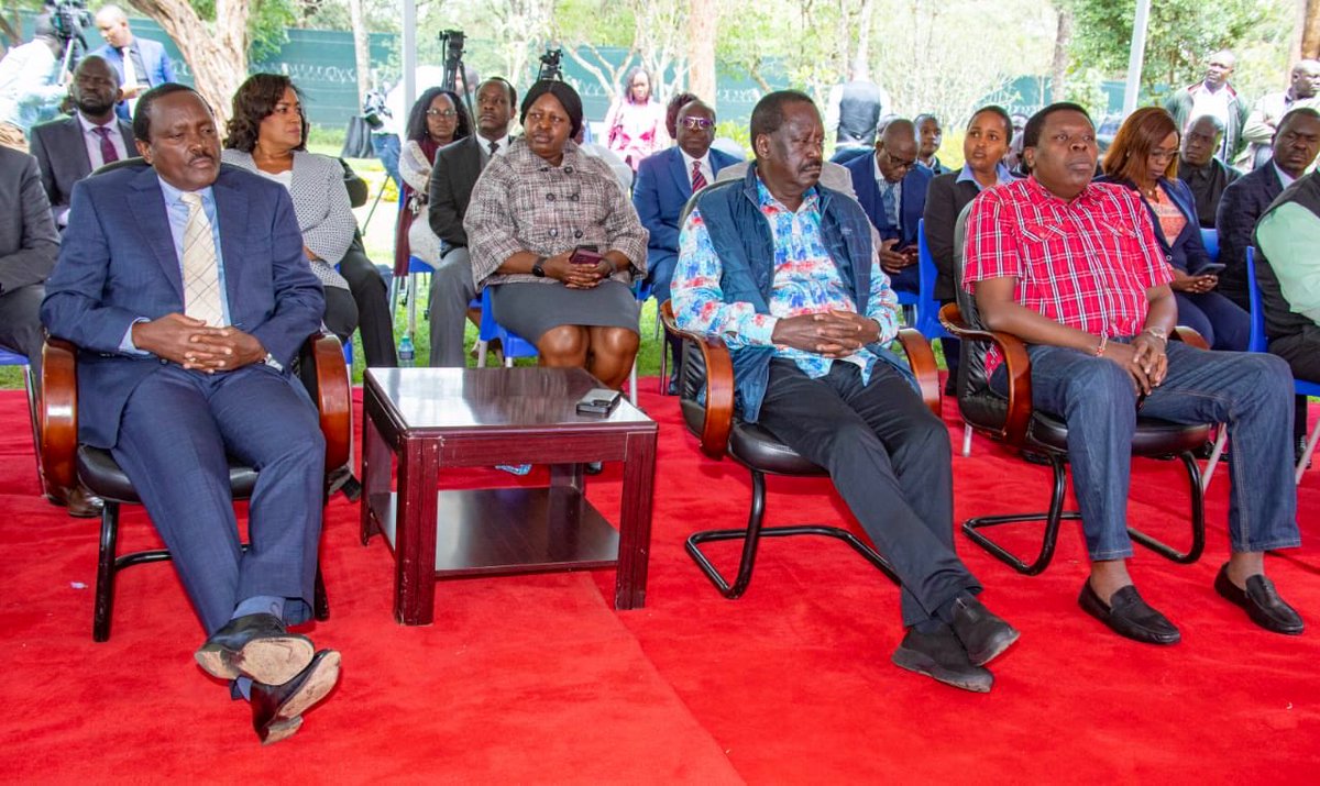 EugeneLWamalwa's tweet photo. I joined Azimio leaders @RailaOdinga &amp; @skmusyoka in engaging Azimio PG on a way forward on a wide range of issues of vital National importance including the high cost of living affecting Kenyans,planned importation of GMO Maize and removal of iebc commissioners by the KK Govt. https://t.co/RiBEGuNVne
