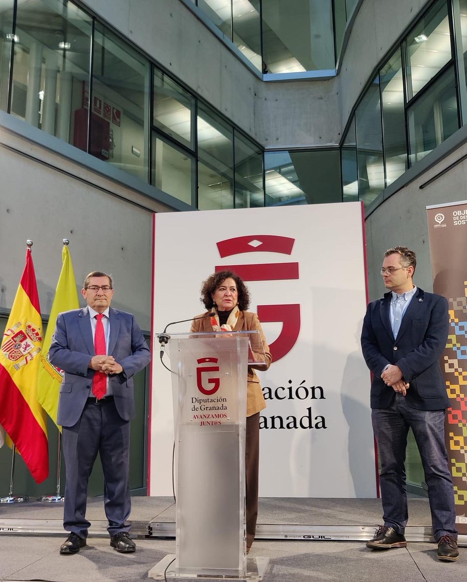 polisea's tweet image. Hoy inicia la andadura @ImprontaGranada, una alianza entre Diputación y Universidad para abordar los retos de Granada. Comparto imágenes del acto y abro hilo. Más información en: improntagranada.es #EUsci4Regio @EU_ScienceHub @CanalUGR @dipgra @MedialabUGR