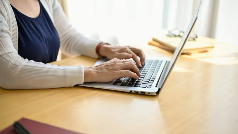 obs_seniors's tweet photo. Quelles informations les seniors sont prêts à partager avec les marques et enseignes pour bénéficier d’une offre personnalisée ? 
Découvrez la réponse en lisant notre nouvel article sur notre site l'Observatoire des Seniors -- >
https://t.co/LfJYfqrKzH https://t.co/I2EYTBNna6