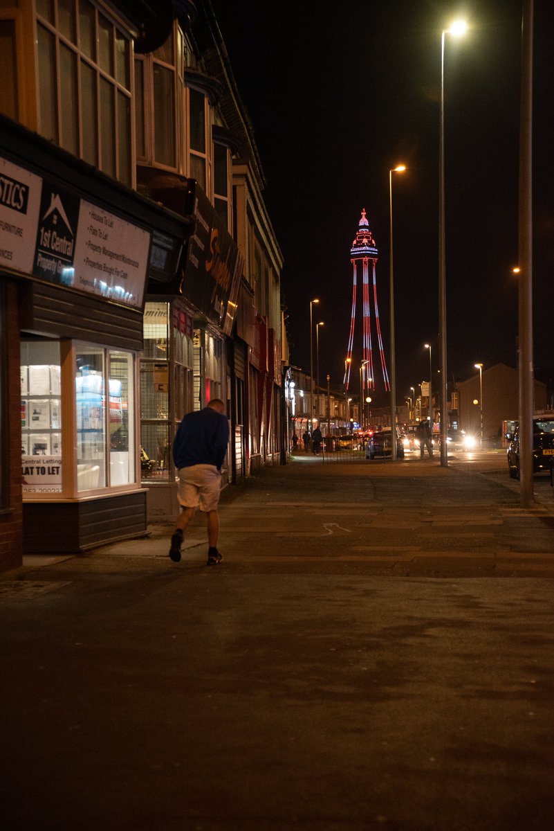 cjgriffphoto's tweet photo. By the 1870s farming was clearly declining and #Blackpool annexation of #Revoe in 1879 speedily ended the rural scene. Land was increasingly sold off to builders, and Revoe Hill became the home of Cardwell Brothers' brickfields. https://t.co/Yr09gR5KsE https://t.co/SPp25ufqJ4