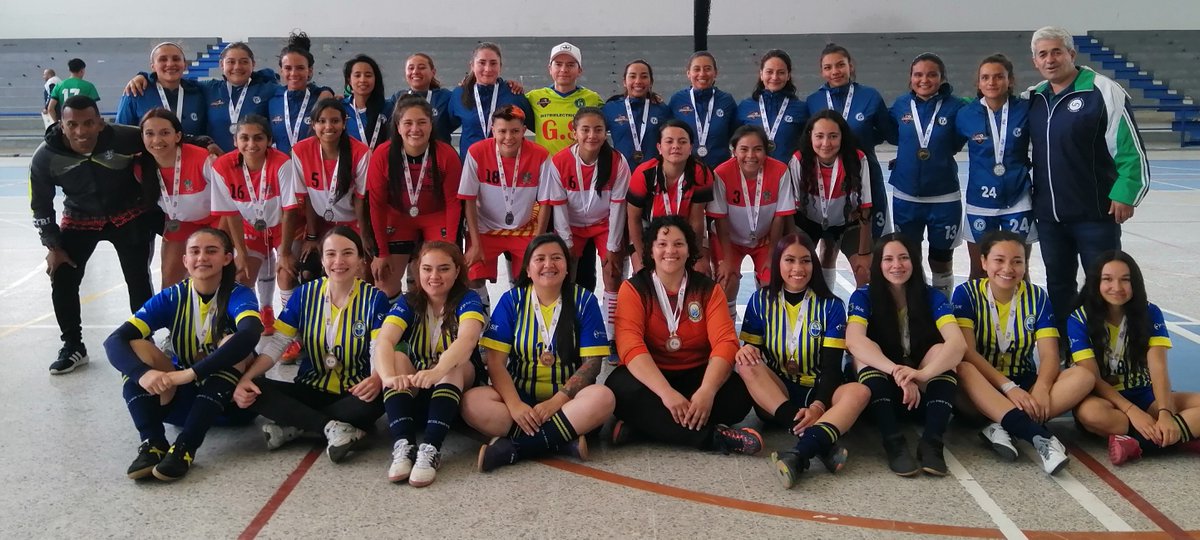 InternosY's tweet photo. #SomosDeporte Cuadro de Honor SUE - Futsal Femenino:
🥇Universidad Pedagógica 
🥈Universidad Distrital  @udistrital
🥉Colegio Mayor de Cundinamarca https://t.co/y9dJAWMC63