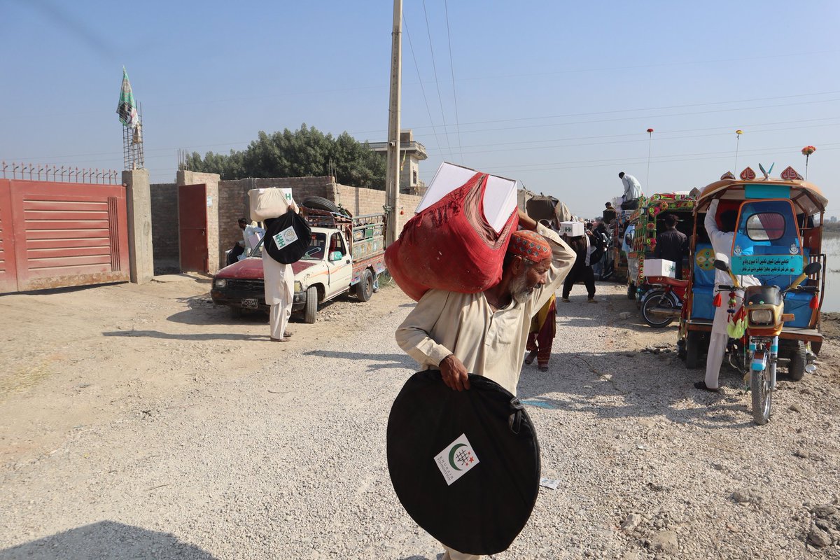 Khubaib Foundation distributed food, ration, mosquito nets, &amp; blankets among Flood victims at Noshero Feroz, Sindh. 
Please come forward to be a part of this KAR E KHAIR with your donations.
#Emergency #floods 
#servinghumanity 
#floodrelief #donate