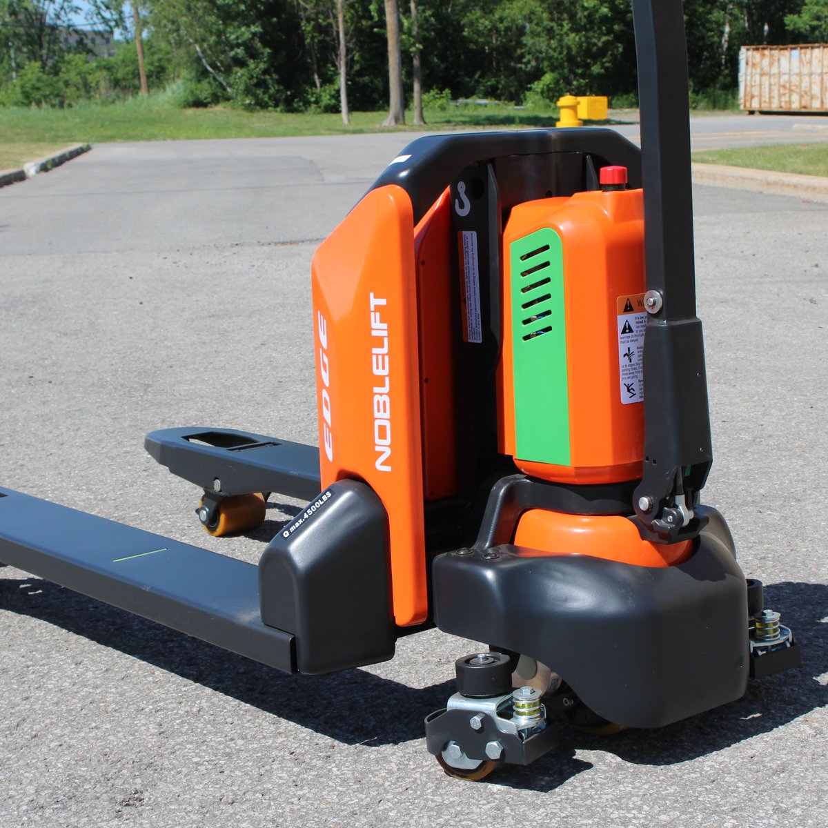 Le #Noblelift EDGE est EN STOCK ! Le EDGE est idéal pour la manipulation rapide en entrepôt et pour les livreurs qui ont des camions avec monte-charge! Pour plus d'informations: chariotsgcs.com/fr/produits/pt… 

#ChariotsGCS #lift #forklift #warehousing #entrepot #operation #industriel