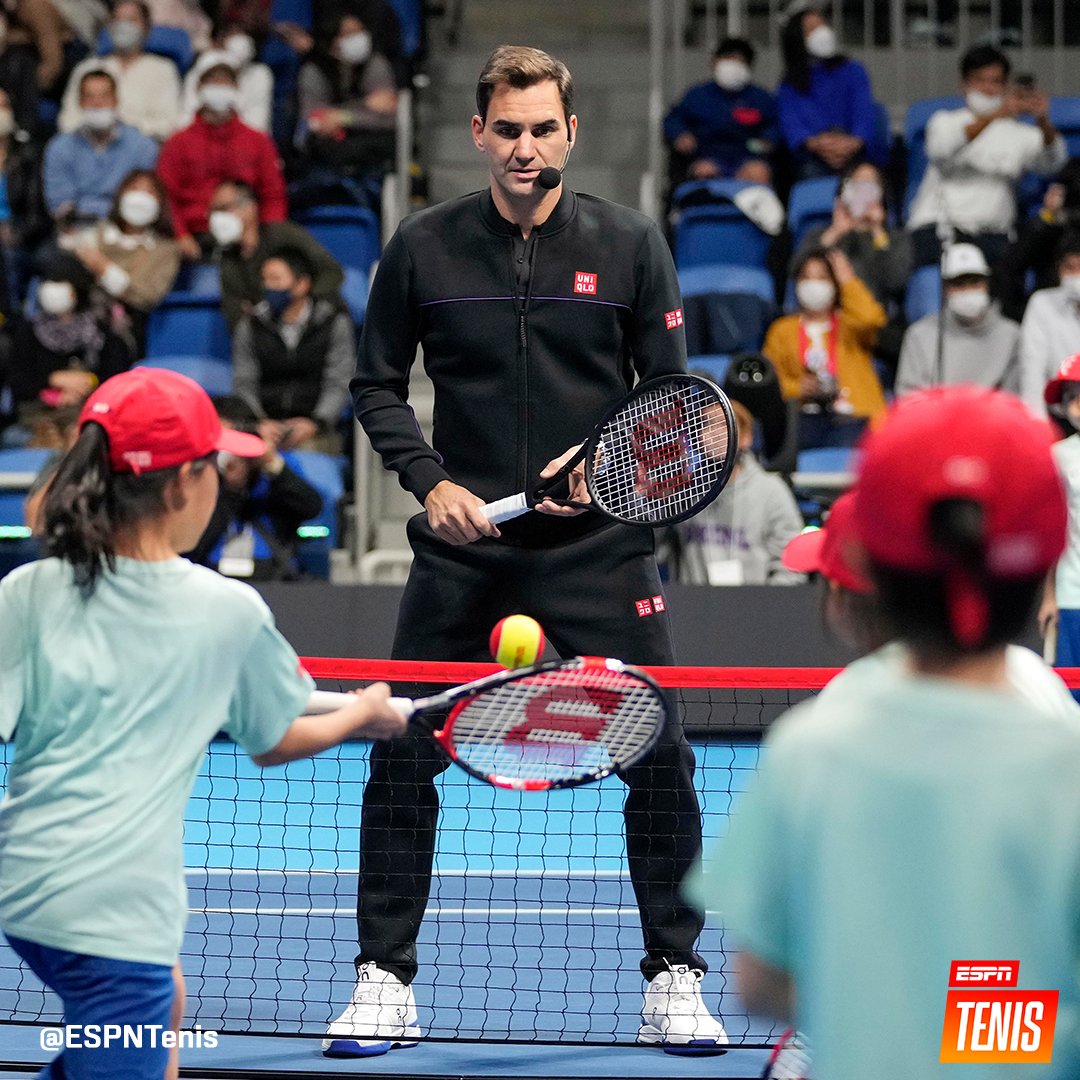 ESPNtenis's tweet photo. “Nadie puede decir 'Estoy cansado' hoy, porque parece que eres débil. Es por eso que los jugadores terminan teniendo problemas mentales a veces, porque se supone que siempre debes mostrar fuerza, pero tampoco somos máquinas; somos seres humanos”

🗣️ Roger Federer https://t.co/GgCuPAGEqh