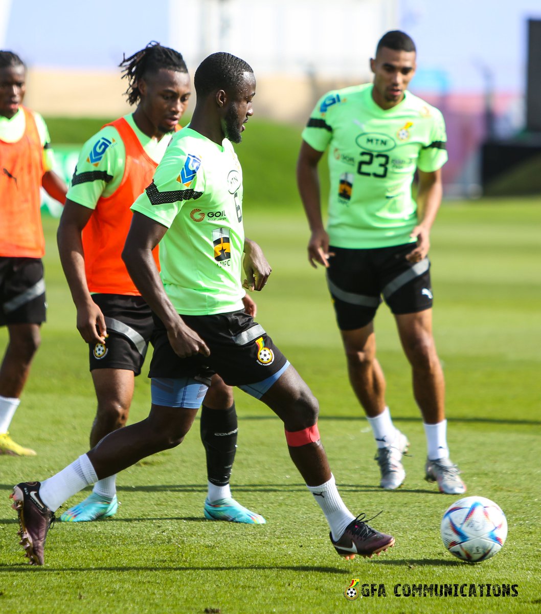 GhanaBlackstars's tweet photo. 𝑻𝒓𝒂𝒊𝒏𝒊𝒏𝒈 &amp; 𝑹𝒆𝒄𝒐𝒗𝒆𝒓𝒚 𝒔𝒆𝒔𝒔𝒊𝒐𝒏 📸

#BlackStars | #TeamGhana https://t.co/zGzEpvCNKo