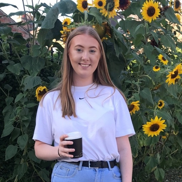 UniNhantsNews's tweet photo. #Advertising and #DigitalMarketing student, Chelsea has been making her voice heard in a mission to make the world a better place for diversity and inclusion – starting with her workplace whilst on placement. 

More here 👉 https://t.co/TTtT9VcRcU

#BSL #BritishSignLanguage https://t.co/fQFHmwQA30