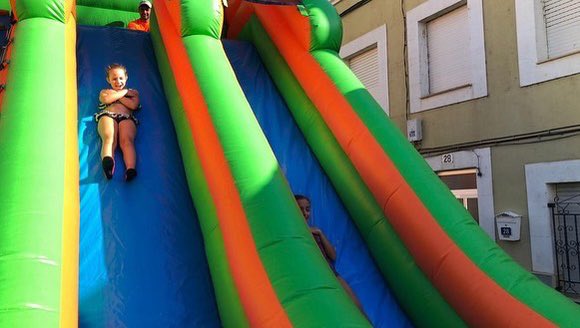 Mundodiverti14's tweet photo. Ⓜ️E M O R I E S
El 6 de Agosto estuvimos en Fresno de la Polvorosa 💦
🙏Muchas gracias por confiar en nosotros😄 !
#fiestas #fiestasinfantiles #clubsdeportivos #lasercombat #hinchables #animación #entretenimiento https://t.co/66Nmoez7fd