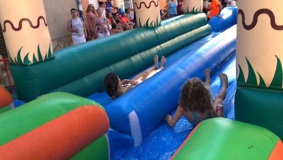 Mundodiverti14's tweet photo. Ⓜ️E M O R I E S
El 6 de Agosto estuvimos en Fresno de la Polvorosa 💦
🙏Muchas gracias por confiar en nosotros😄 !
#fiestas #fiestasinfantiles #clubsdeportivos #lasercombat #hinchables #animación #entretenimiento https://t.co/66Nmoez7fd