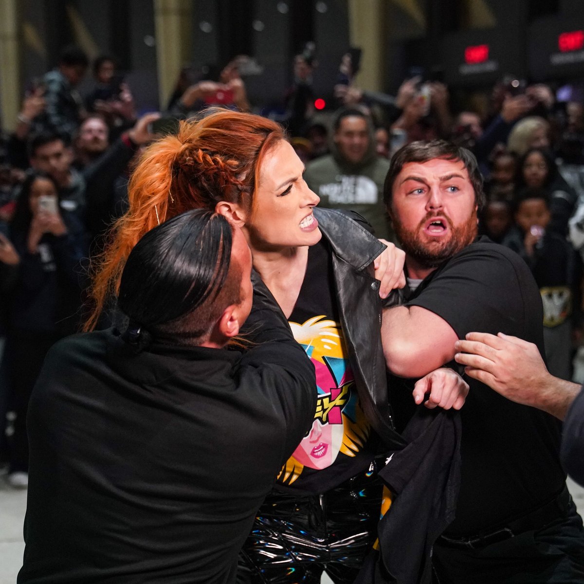 BeckyLynchNet's tweet photo. RAW digitals: https://t.co/lRiYZmbi84 #BeckyLynch #TheMan #BoxOfficeBex #MondayNightRAW #WWERAW https://t.co/w6PU5jjhui