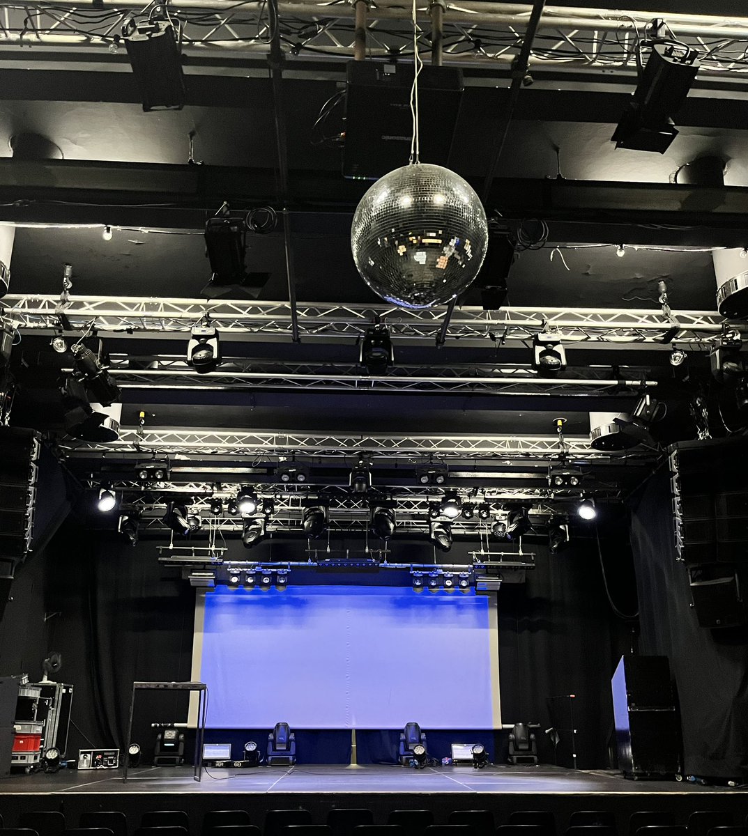 Der Countdown läuft! Um 18:00 glitzert das <a href="/opendatabeerCH/">Open Data Beer Switzerland</a> in #Fribourg los. Komm &amp; stoss mit uns an 🍻