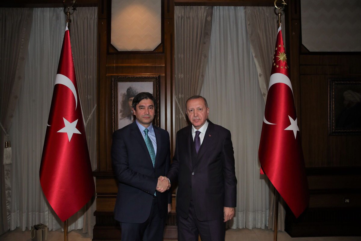 Yerel yönetim çalışanlarının hakları için durmadan, gece,
gündüz demeden canla, başla mücadele eden Genel Başkanımız <a href="/Leventusl/">🇹🇷Levent USLU</a> 'nun liderliğinde daha nice başarılara imza atacağız. Büyük Bem_Bir_Sen Ailesi... #KazandıranSendika