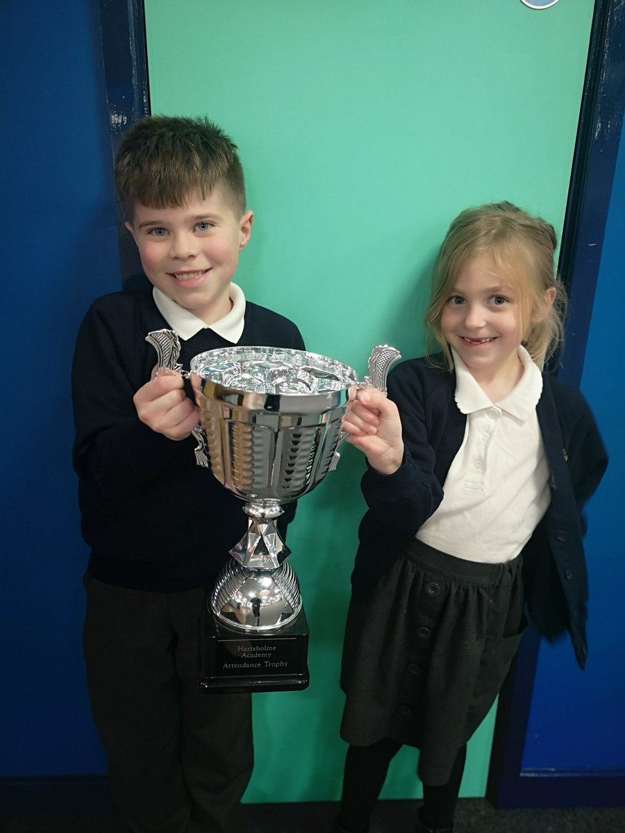 Two weeks in a row that 2Y win the attendance trophy! 🎉