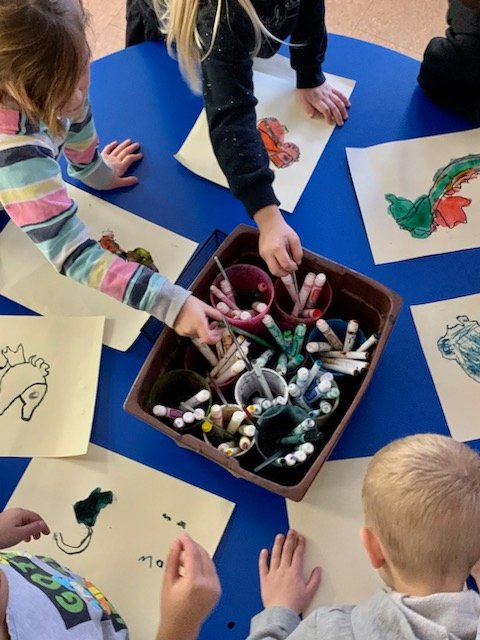 infoMariposaES's tweet photo. Mrs. Shanks and Mrs. Metherel are facilitating an intriguing student-led #inquiry about ๐oceans๐ชธ in their JK/SK classroom. The students even constructed an "underwater flotation device."
#ScopeandSequence #TLDSB #highexpectations https://t.co/9w8p8ksfnz
