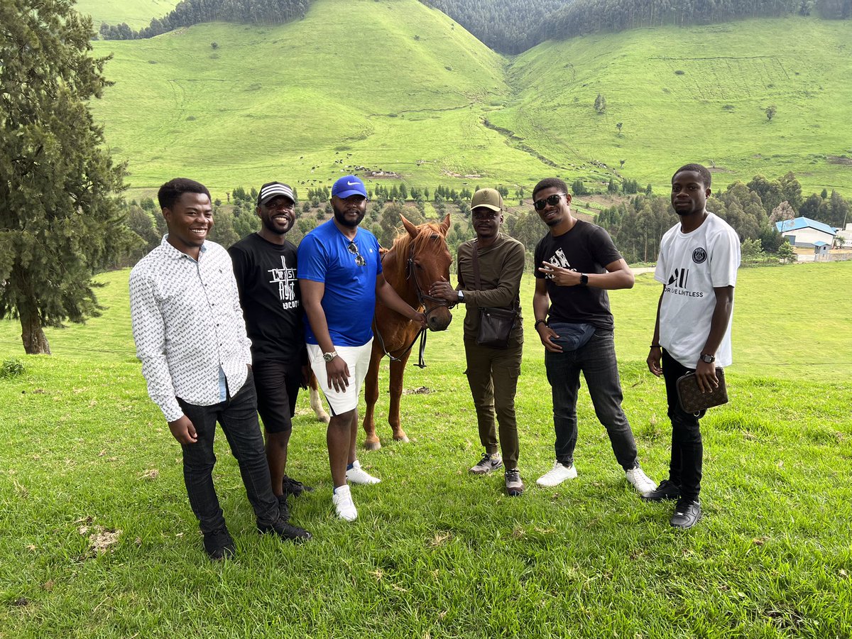 Ghislainkibanc1's tweet photo. Arrêtez de vous faire de mauvaises images sur le Nord-kivu, c’est plus que le paradis du 🇨🇩 , venez palper la réalité comme Aigle @leParrainRDC et le coach @kakese_leon c’est paisible Hakuna vita uku @KatangaCynthia @tisyamukuna @JKanyoni @benjimk @wembi_steve @Beenky1 @MiandaMH https://t.co/bzpKa4qhNe