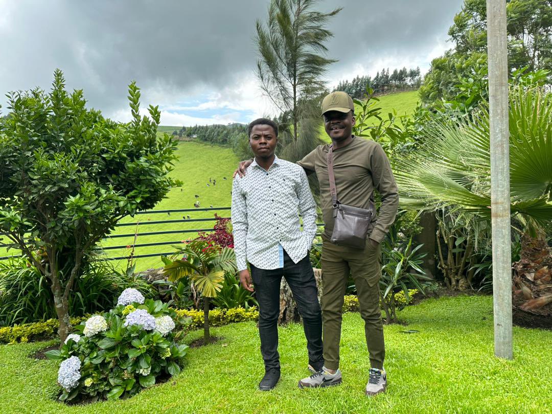 Ghislainkibanc1's tweet photo. Arrêtez de vous faire de mauvaises images sur le Nord-kivu, c’est plus que le paradis du 🇨🇩 , venez palper la réalité comme Aigle @leParrainRDC et le coach @kakese_leon c’est paisible Hakuna vita uku @KatangaCynthia @tisyamukuna @JKanyoni @benjimk @wembi_steve @Beenky1 @MiandaMH https://t.co/bzpKa4qhNe