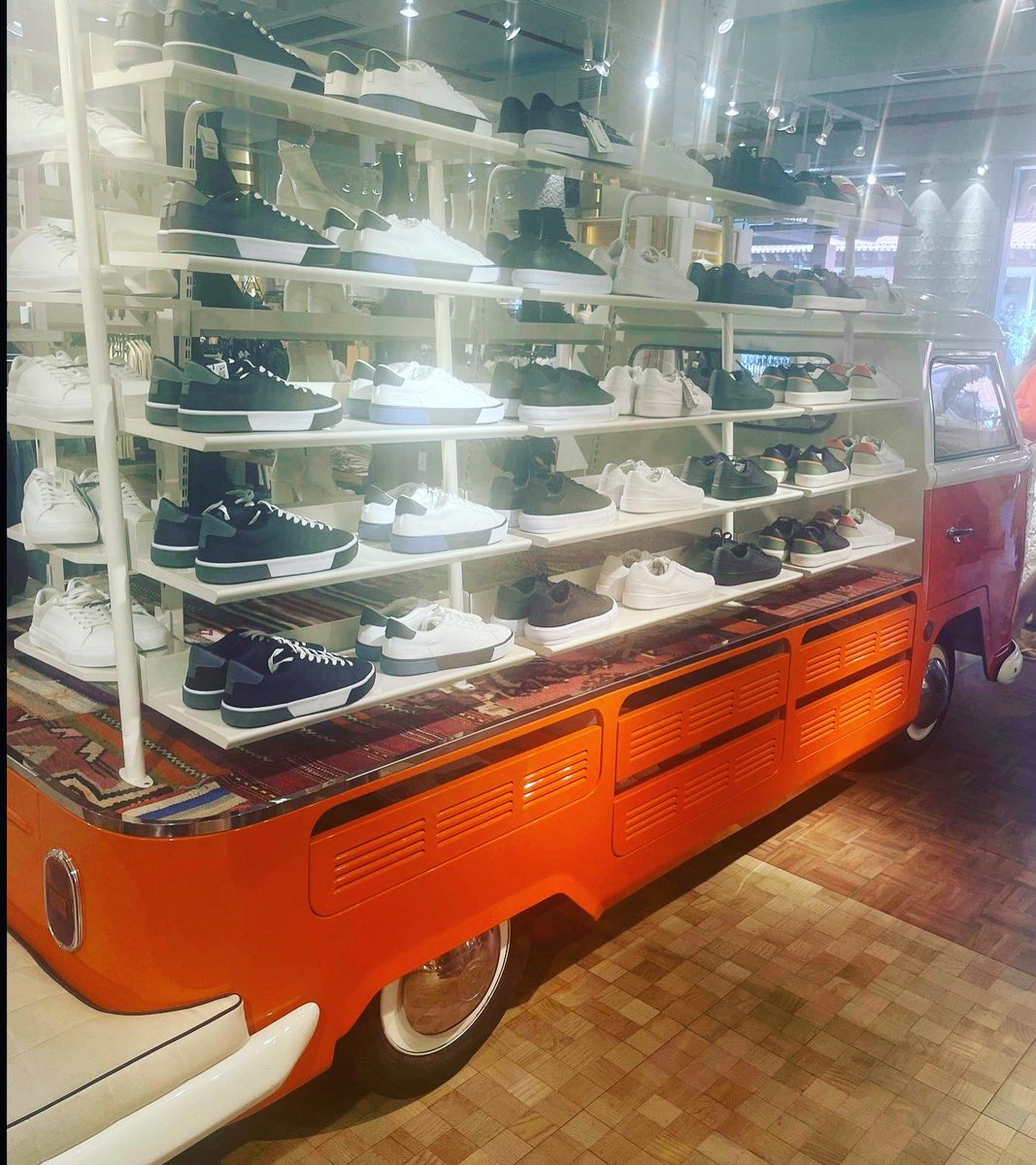 farm_vw's tweet photo. VW split screen#2022 #vw #beetle #VW #oval #zwitter #classic #bus #splitscreen #karmann #VWFarm #vwshow #trecker #beachbuggy  #bus #karmann #vwshow #trecker #t25 #santapod #vwaction #drag #dragcar https://t.co/SHHBI9gfIb