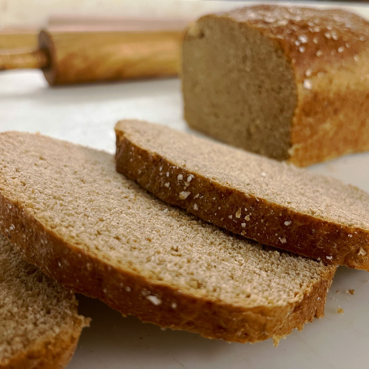 stonehearthbkry's tweet photo. Have any guesses for what this beauty is made out of? Alright, weβll tell you, because weβre excited to be busting into the holiday season with this Oatmeal Molasses Bread.
#stonehearthbakery #oatmealmolassesbread #oatmealbread https://t.co/xytl91i2ap