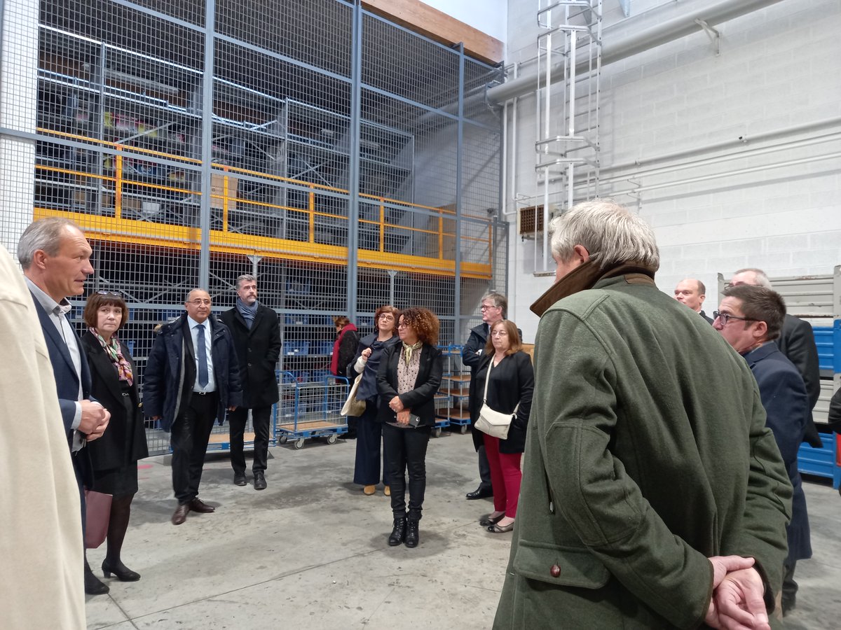AcBordeaux's tweet photo. Semaine #ÉcoleEntreprise | Le comité local école-entreprise Sud Landes a été inauguré au @LPOHTAZIEFF à #SaintPaulLèsDax (40) :
✅découverte des plateaux techniques
✅échanges avec les lycéens
✅signature de la charte d'engagement
C'est le 19e #CLEE de l'@AcBordeaux 👏 https://t.co/Y1DDYqIhzC