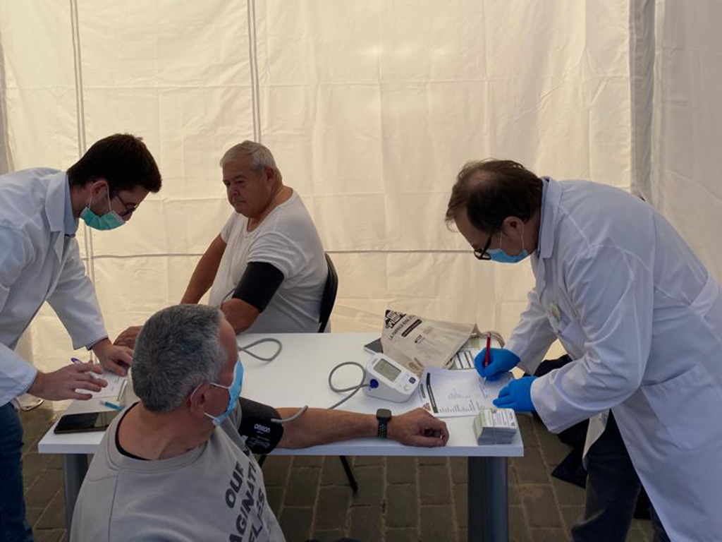 micofvlc's tweet photo. 🟢 Seguimos con los circuitos saludables en el medio rural.
🏠 Hoy hemos viajado a Alfauir para realizar el cribado de enfermedades prevalentes entre la población.
📍 Próxima parada: mañana en Benisuera.
#farmaciarural #mediorural #micof https://t.co/9KGY8BFKFh