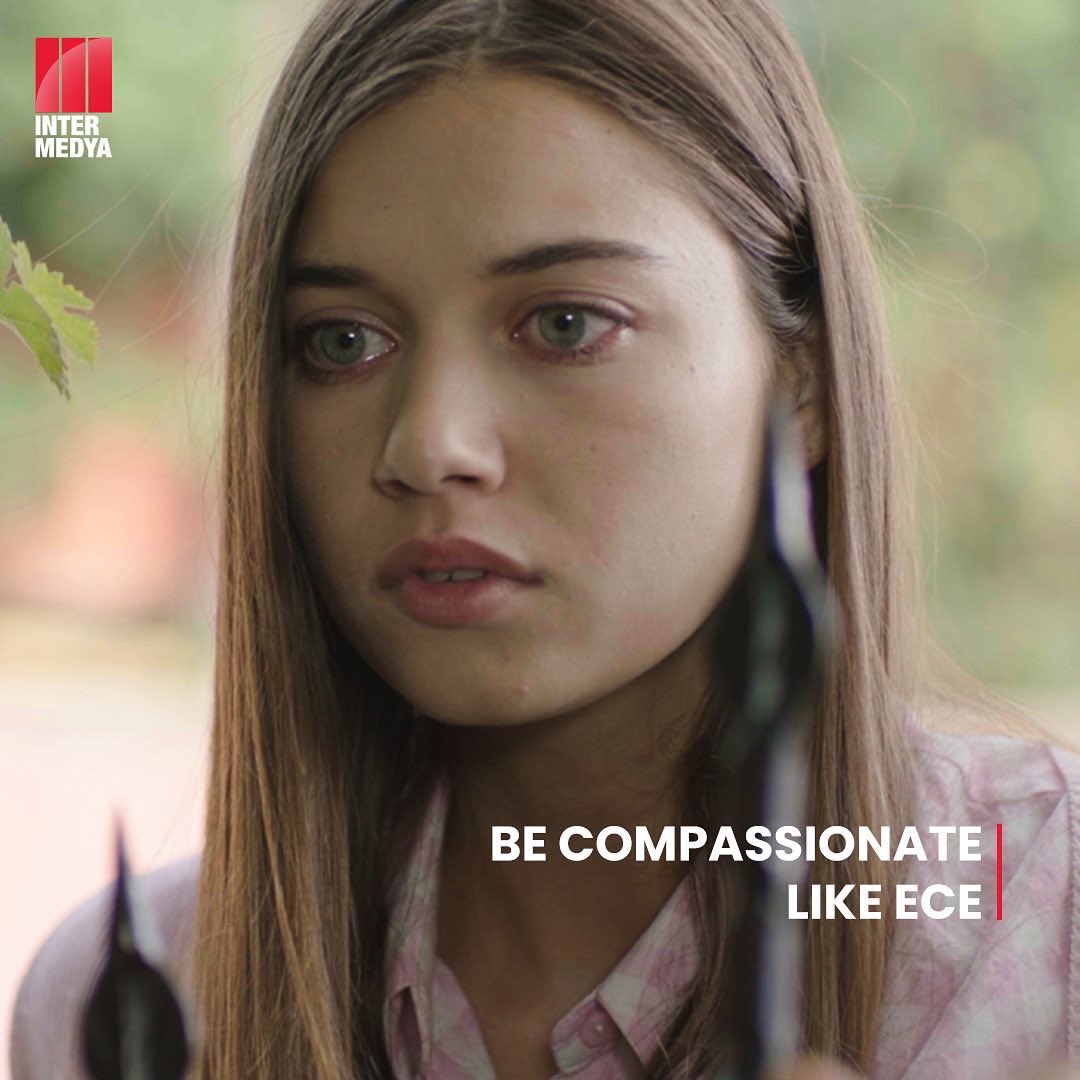 InterMedya_'s tweet image. Which character would you want to be? 

#MrsFaziletandHerDaughters #TheTrusted #Aziz
#TheGirlOfTheGreenValley

Hangi karakter gibi olmak isterdin? 

#FaziletHanımveKızları #Maraşlı #Aziz #YeşilVadininKızı