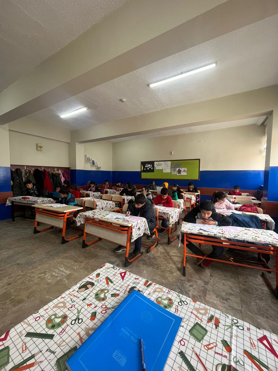 Bugün okulumuzda Eyyübiye Belediye Başkanlığının desteğiyle 7. sınıflara yönelik deneme sınavı yapılmıştır. Kurumumuz adına teşekkür ederiz.
<a href="/UrfaValiligi/">T.C. ŞANLIURFA VALİLİĞİ</a> 
<a href="/valisalihayhan/">Salih AYHAN</a> 
<a href="/EyyubiyeBel/">Eyyübiye Belediyesi</a> 
<a href="/mehmetkusnet/">Mehmet Kuş 🇹🇷</a> 
<a href="/sanliurfammem63/">Şanlıurfa İl Milli Eğitim Müdürlüğü</a> 
<a href="/EyyubiyeMem63/">Eyyübiye İlçe Milli Eğitim Müdürlüğü</a>
<a href="/sanliurfammem63/">Şanlıurfa İl Milli Eğitim Müdürlüğü</a>