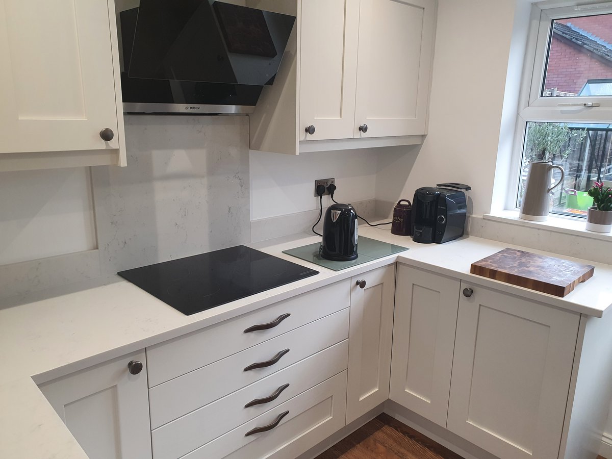 OUR WORK | we revisited our customers in Shenstone this week, to see how they are getting on with their new kitchen

Our customers are in love with their new kitchen and delighted with the end result

View more of our work here >>> rigidkitchen.co.uk/our-work-staff…

#rigidkitchens
