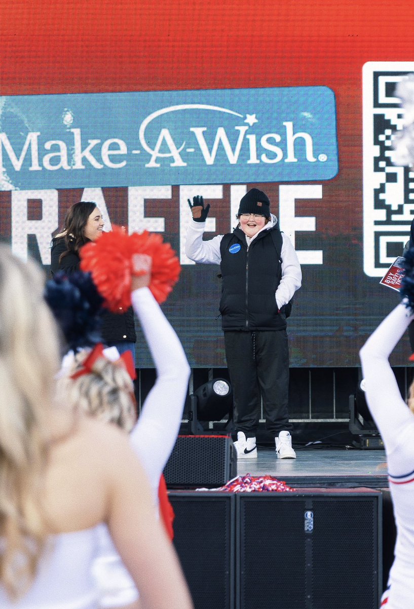 DBUSAAC1's tweet photo. Homecoming week 2022! We are so grateful for the opportunity to grant the wish of our friend, Gunner during the homecoming festivities! Thank you @makeawishamerica @makeawishnt for allowing us to make this day so special for Gunner! https://t.co/3WI2ORop3c