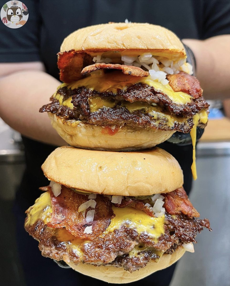 foodblogbkk's tweet image. ยกให้เป็น no.1 ของเบอร์เกอร์ในใจเลย Barney's Burger ร้านเล็กๆตรงอารีย์ อร่อยมากกแบบมาก สั่งมากินว่าดีแล้ว ไปกินที่ร้านคือพีค เนื้อกรอบๆกัดไปข้างในฉ่ำๆ ชิ้นใหญ่โต ราคาไม่แพง ต้องลอง!! @aroii @ReviewAroii