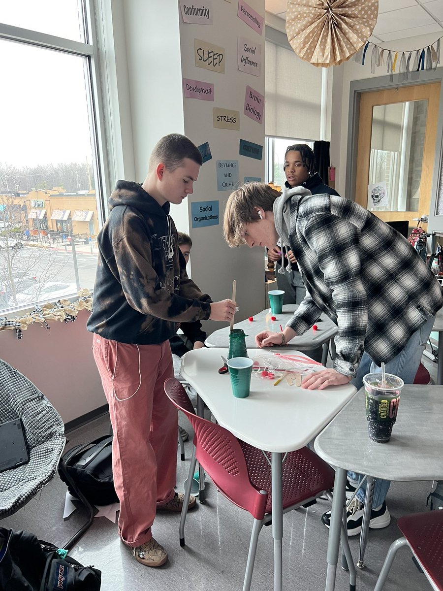 TheRealMrBanks's tweet photo. Loved seeing @crafts_class in action today! Team building brain games in Psychology class!
100% of kids up &amp; participating in the learning!
@GLHSLions @jessicaslocum3 https://t.co/MQNLPpd0QH