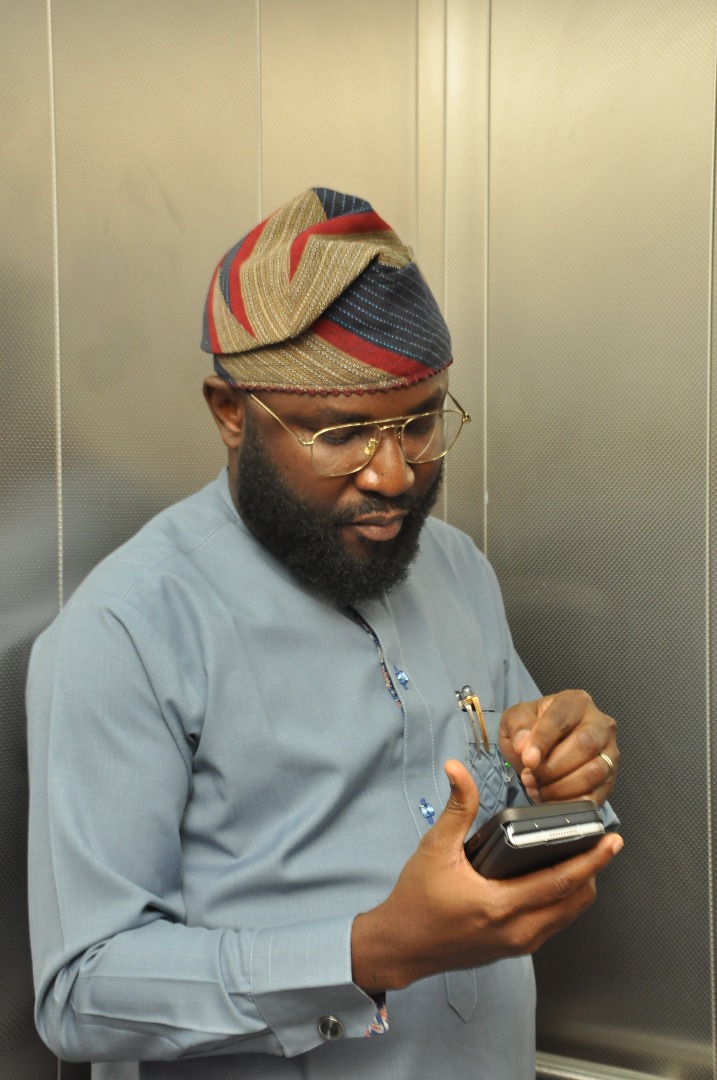 OluseyeAbimbola's tweet photo. Tenacity of purpose is supreme.

Brace up, stay positive and keep hope alive! It is possible!

Happy Tuesday

For the love of Akure North/South/Ondo/Nigeria🇳🇬❤️

#DevelopwithLAF
#LetsLAFAgain2023 https://t.co/gyW0WkQ884