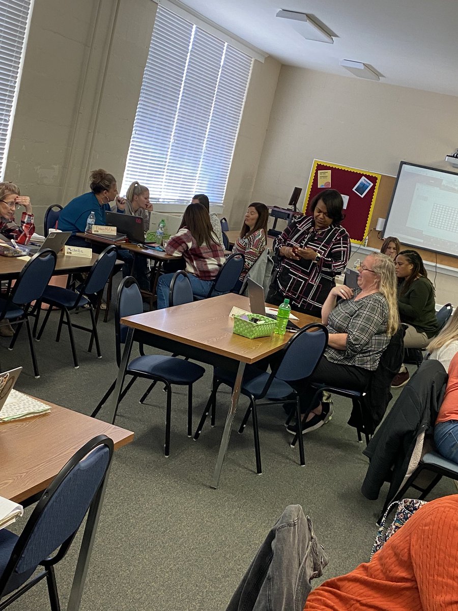 MsHelmENES's tweet photo. New Math Standards Training with @JanOwens89 Lots of learning and great conversations! @Griffin_RESA https://t.co/LRKfCfhj9N