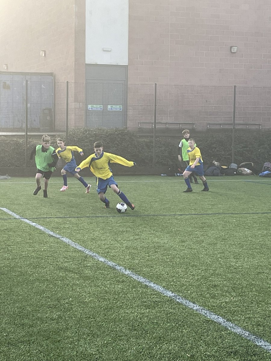 ASC_Jen's tweet photo. The first of many Graeme Cluster Football Festivals today!
Well done to @VictoriaPrimSch @LauriestonPS for their excellent sportsmanship and game play today! 

Shout out to the @GHS_PEdept referees who kept our games running like clockwork @MrRobinsonPE_ https://t.co/6qvTPvt7wW