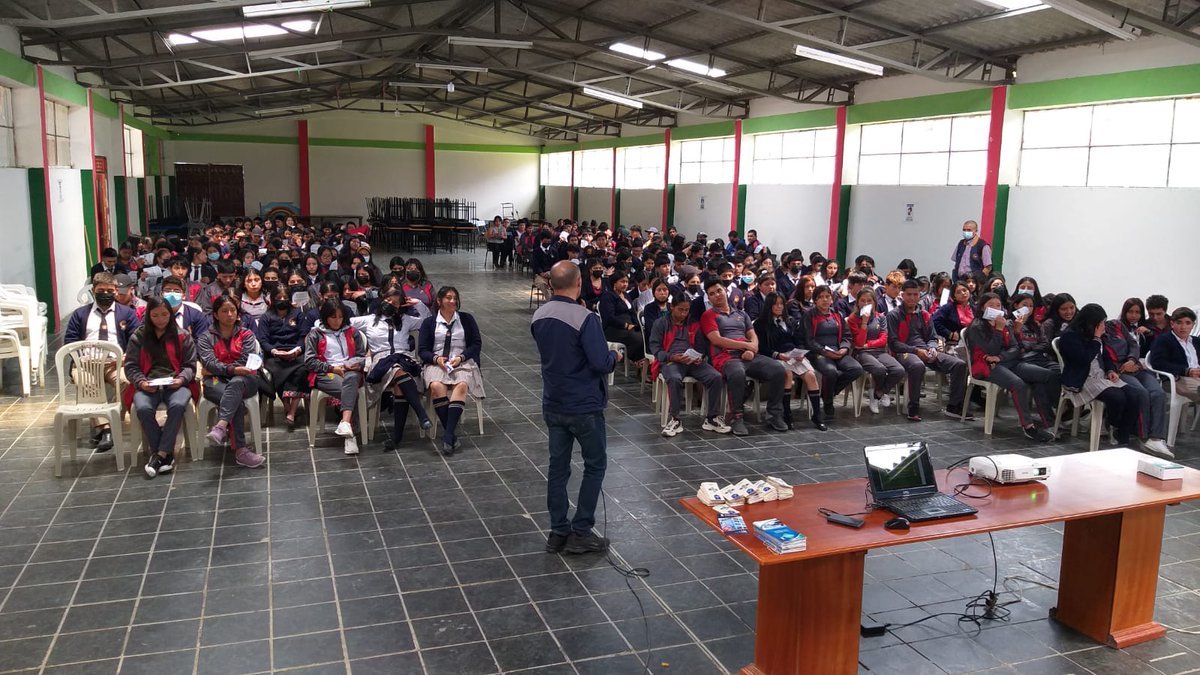 eerssaoficial's tweet photo. 📲 #Capacitación | Más de 300 personas, entre estudiantes y docentes de la Unidad Educativa de Saraguro, recibieron charla sobre 𝗘𝗳𝗶𝗰𝗶𝗲𝗻𝗰𝗶𝗮 𝗘𝗻𝗲𝗿𝗴𝗲́𝘁𝗶𝗰𝗮 𝘆 𝗰𝗼𝗻𝘀𝗲𝗷𝗼𝘀 𝗽𝗮𝗿𝗮 𝗮𝗵𝗼𝗿𝗿𝗮𝗿 𝗲𝗻𝗲𝗿𝗴𝗶́𝗮.

#EnergíaConPropósito https://t.co/7bEf4lvGHb