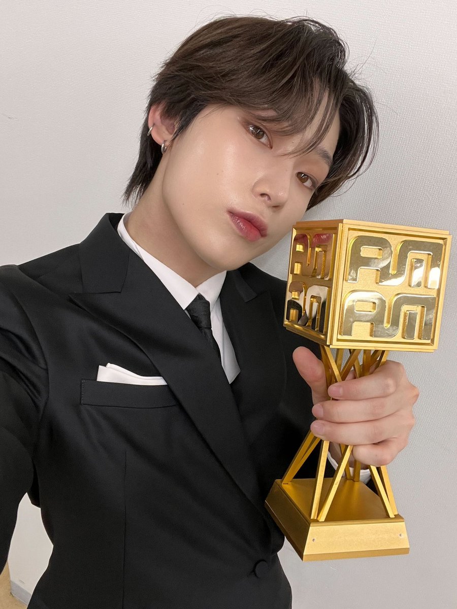 [ #선우’s Post ] 221130

#SUNOO: ENGENEs thank you so so much for giving us the award!!
Especially thank you [too] for being with us for the whole two years, let's be together in the future as well for sure hehe +

<a href="/ENHYPEN_members/">ENHYPEN</a> <a href="/ENHYPEN/">ENHYPEN OFFICIAL</a> #ENHYPEN #엔하이픈