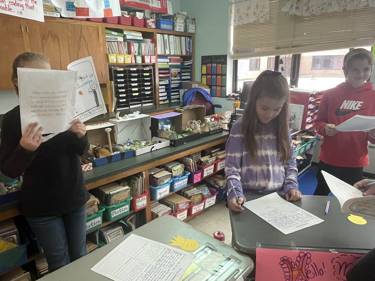 tbrin0579's tweet photo. Writers celebration in 4th grade @WindomElem https://t.co/sPh0nZVXQ9