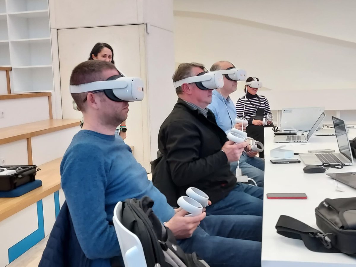🔴Que está a pasar hoxe no <a href="/gaiastech/">Centro GaiásTech</a> ? 😎🎮

▶️"Realidade Virtual. #Metaverso <a href="/educa360_EdTech/">Educa360</a> - Gafas 3D"
✅#Formación orientada aos Axentes TIC das Aulas #Cemit 

#VR #Metaverse #3D
