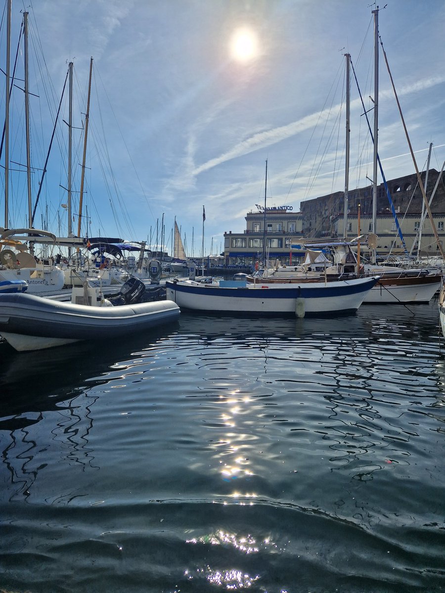 sliceandserve's tweet photo. If I can, hop on-hop off guided bus is great overview of any city and place to build picture of what and where you'll invest time. Given job lately, had no time to research so been pretty spontaneous. A good thing. Yesterday we spent morning back in Santa Luca. ๐ #lunchview 6/ https://t.co/COQssi4FnI