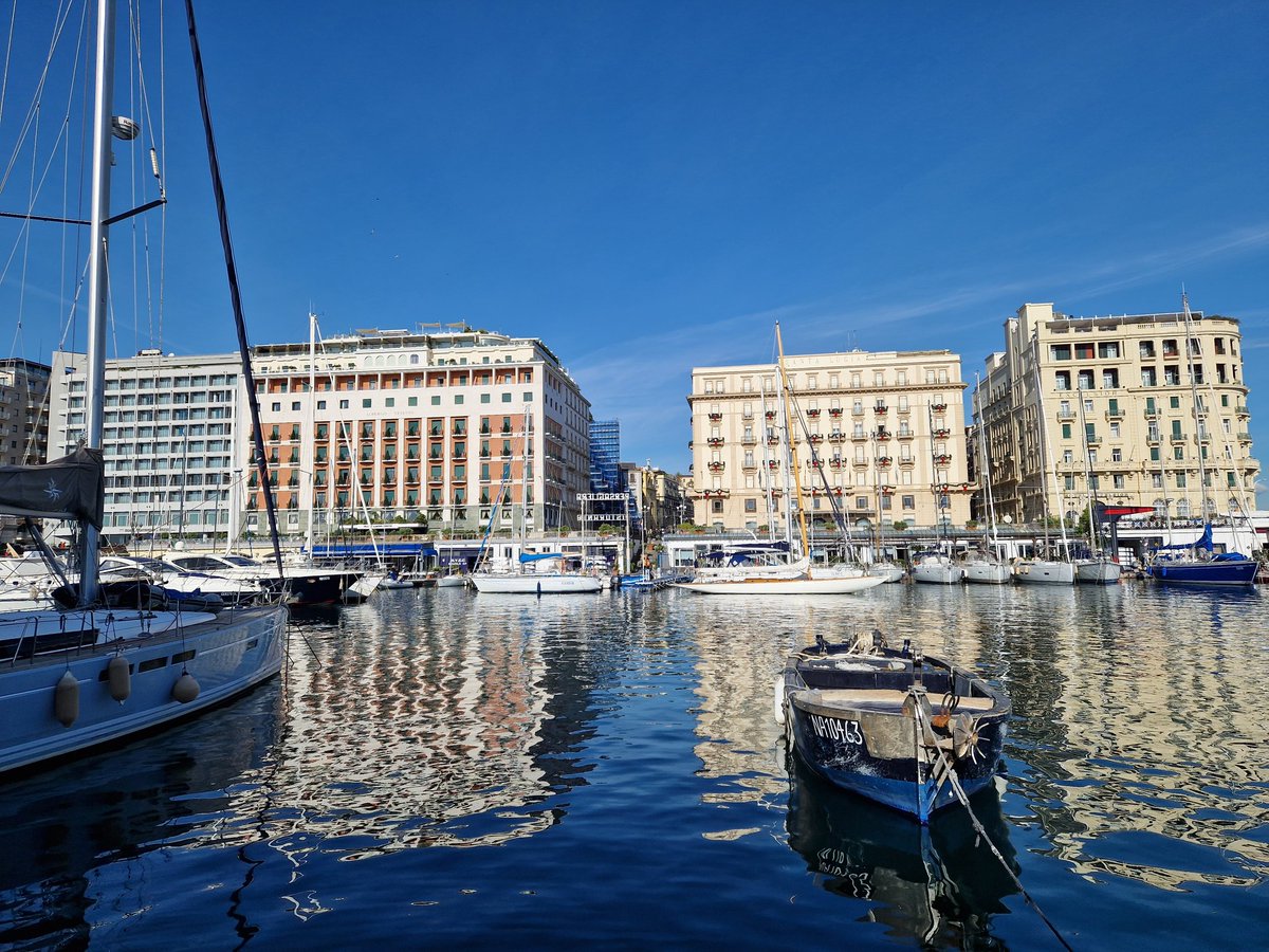 sliceandserve's tweet photo. If I can, hop on-hop off guided bus is great overview of any city and place to build picture of what and where you'll invest time. Given job lately, had no time to research so been pretty spontaneous. A good thing. Yesterday we spent morning back in Santa Luca. ๐ #lunchview 6/ https://t.co/COQssi4FnI